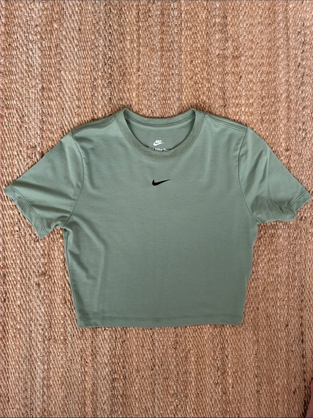 Nike Women’s S Sage Green Cropped Swoosh Tee NWOT